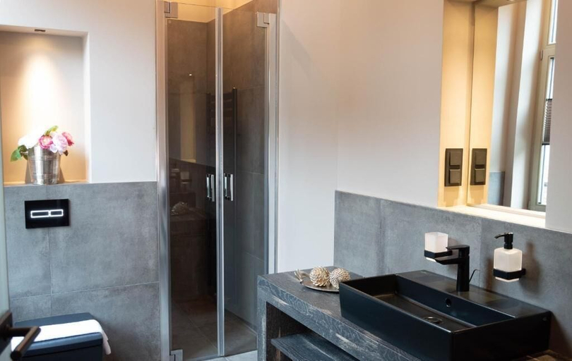 Bathroom 5, StrandBerg's Oma Ida B&B, Goslar