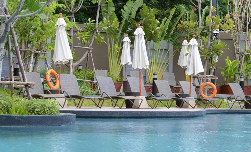 Pool 3, High Floor 2BR Sea View Prime Pattaya Location, Pattaya