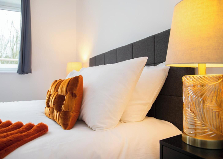 Room 4, 157 Vansittart Road, Leeds