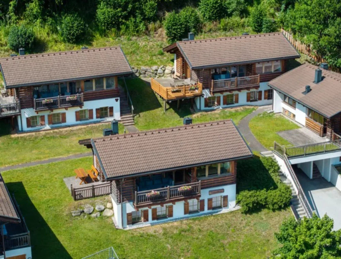Others 3, Sunlit Alpine Chalet Stay, Zell am See