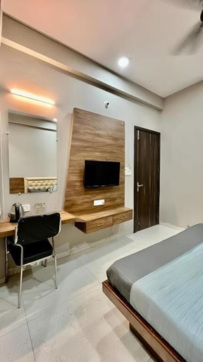 Room 2, Hotel Evanka by Navvarsh, Indore