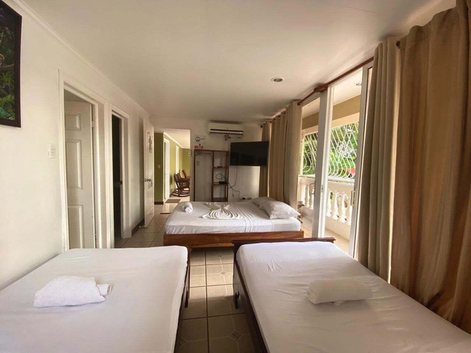 Room 2, Hotel Manglares, Esparza