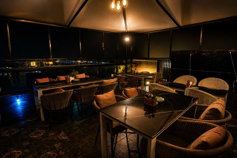 Food & Drinks 5, Hotel Three Seasons, Mathura