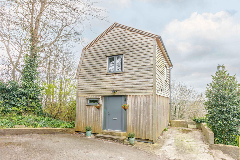 2, Host & Stay | Tree House, East Sussex