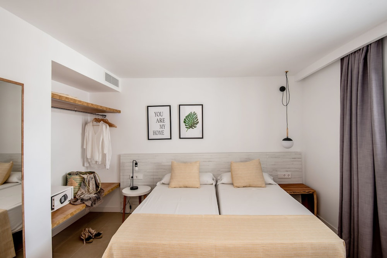Bedroom 3, Apartamentos Es Pujols - Emar Hotels, Baleares