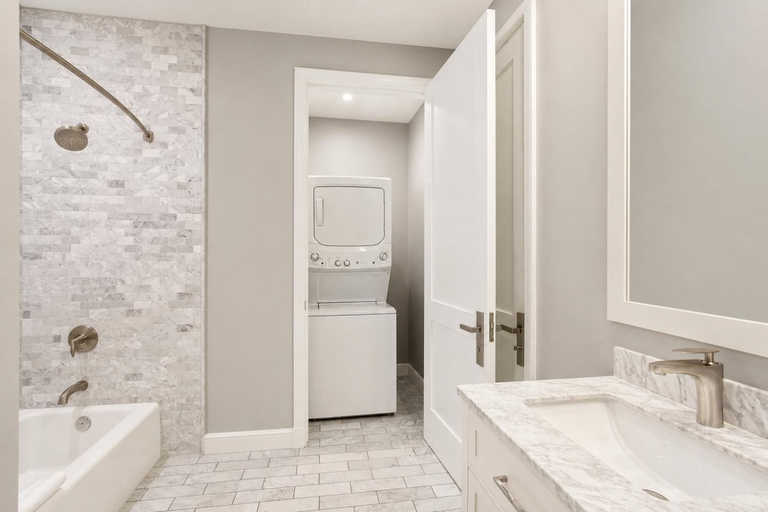 Bathroom 2, Roami At Factors Row, Orleans