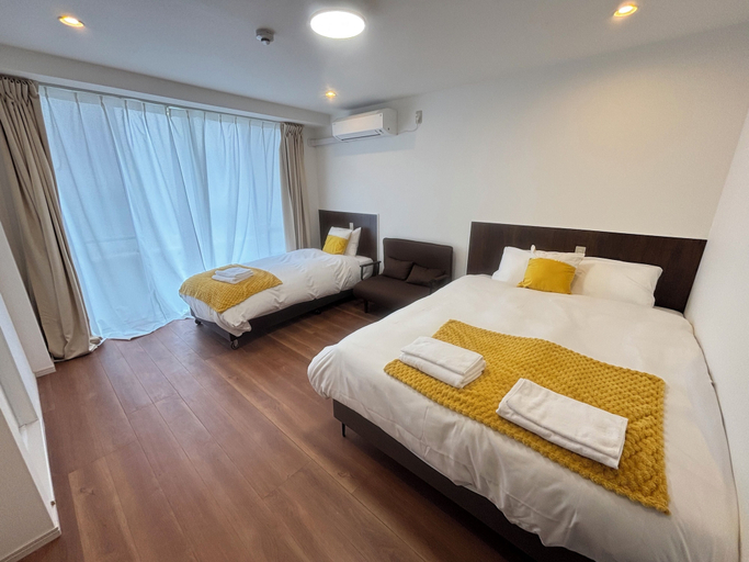 Room 2, New Happy Smile, Ōta