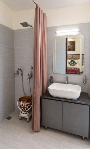 Bathroom 3, Narayan Palace-Luxury Homestay, Varanasi