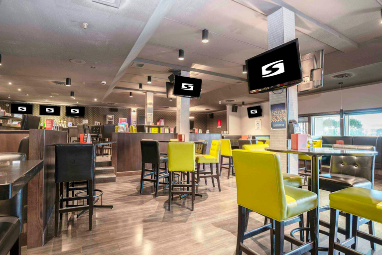 Food & Drinks 5, Sandman Hotel Penticton, Okanagan-Similkameen