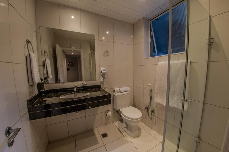 Bathroom 4, Hotel Centro Europeu, Curitiba