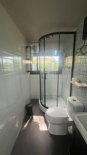 Bathroom 4, Santillana Hillside Farms, Arayat