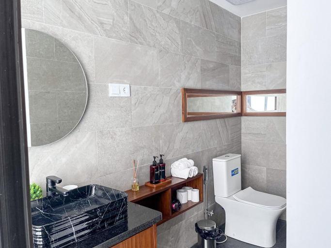Bathroom 3, The Lavana De Mello Villa Seminyak (1 Bedroom Villa with Private Pool), Badung