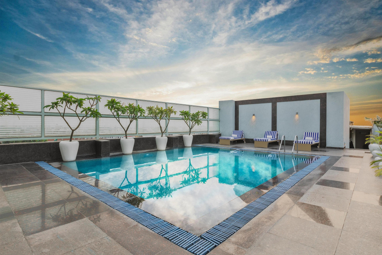 Sport & Beauty 5, Country Inn & Suites by Radisson, Gurugram Sector 12, Gurgaon