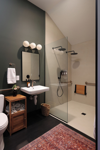 Bathroom 5, The Timberlane Inn, Cass