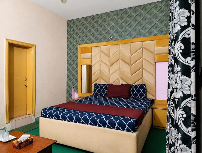 4, The Moonlight Guest House, Lahore