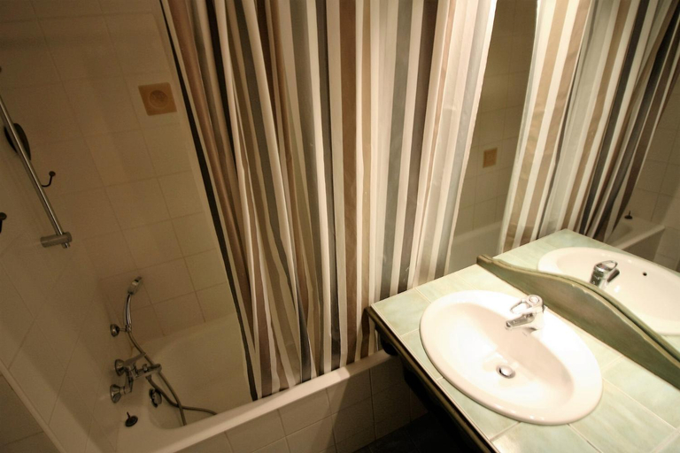 Bathroom, Residence Palafour - Studio chaleureux, terrasse vue lac MAE-3615, Savoie
