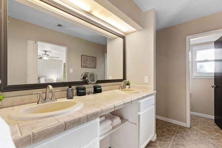 Room 2, Ultimate Getaway Pool Game Room Sleeps 12, Bexar