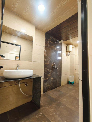 Bathroom 2, Holiday Out Hotel, Jodhpur