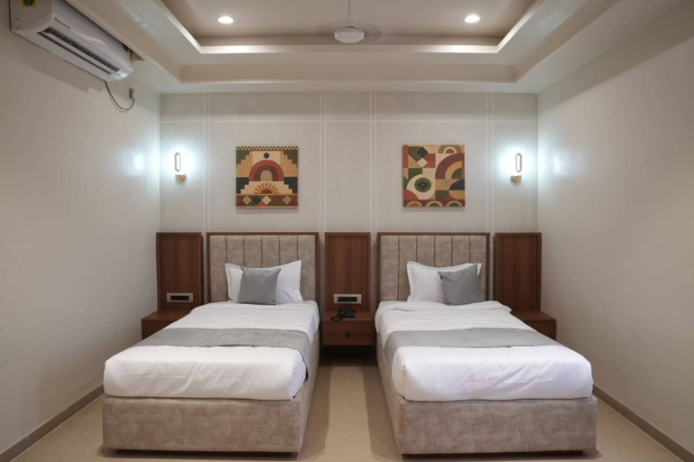 Room 5, Malaiya Landmark, Sagar