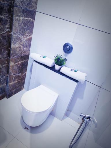Bathroom 4, Hotel New Empire, Ahmadabad