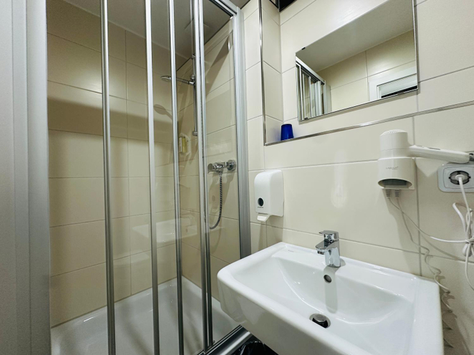 Bathroom 2, Hotel Schloss Walbeck, Kleve