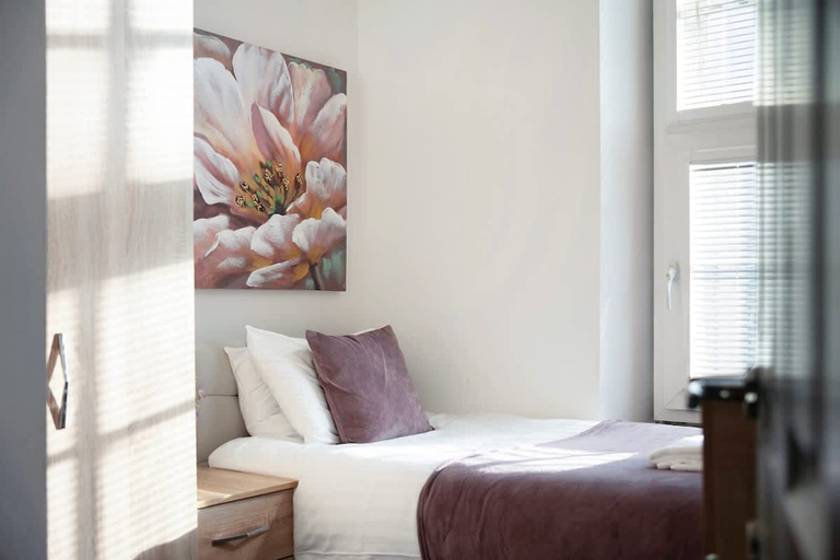 Room 3, 4 Bedroom With Private Parking and Wifi, Stockton-on-Tees