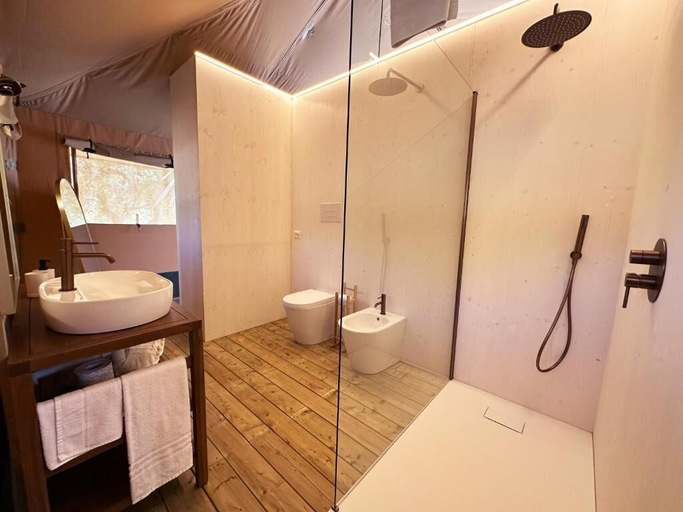 Bathroom 3, Riza Eco Tents, Trapani