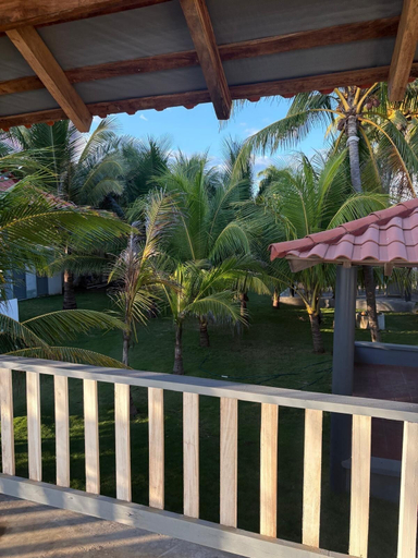 Property grounds 4, Boni Beach, Sonsonate