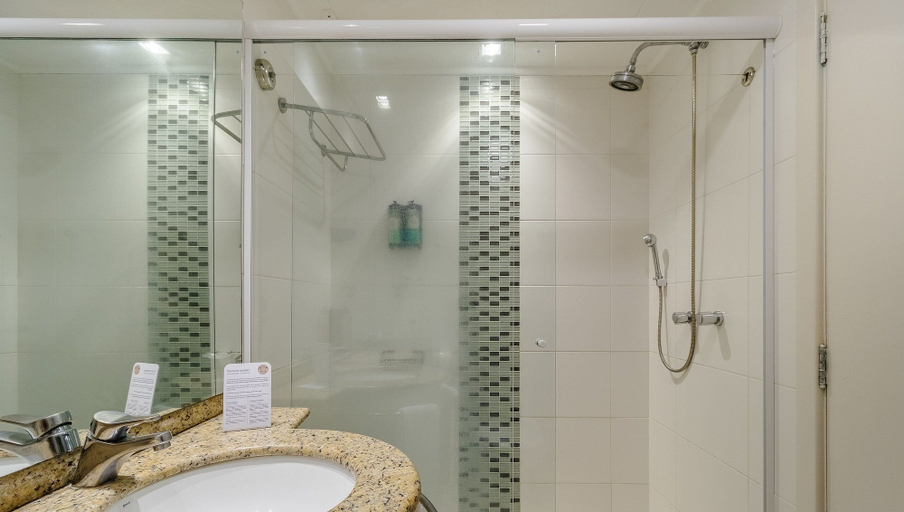 Bathroom 3, Studio in Jurere Seaside Resort Jbv173, Florianopolis