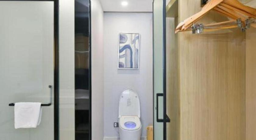 Bathroom 3, Echarm Hotel Yangzhou Jiangdu Jinyin Plaza, Yangzhou