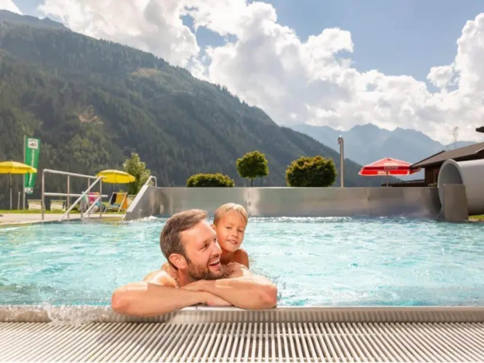 Others 2, Spacious Stay With Mountain View, Zell am See