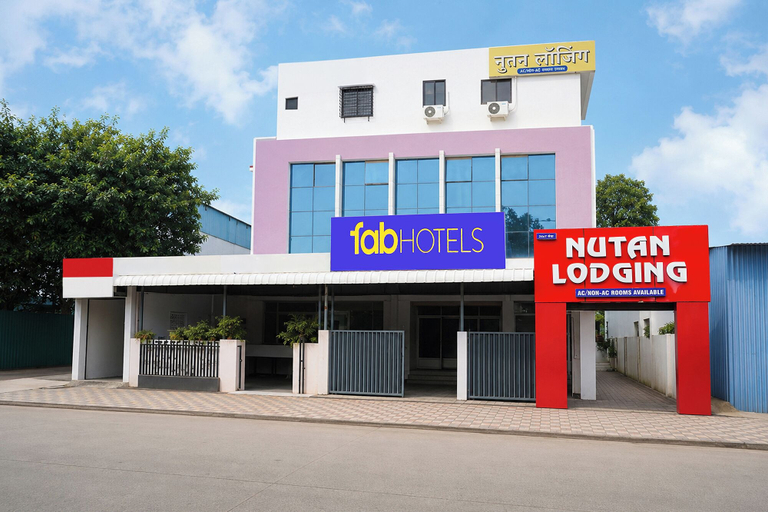 Front of property 3, Via Nutan Lodging, Pune