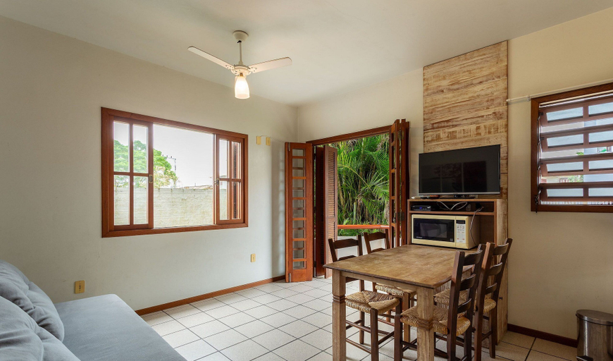 Living area 3, Charming Apt 270m From the Beach Stcy102, Florianopolis