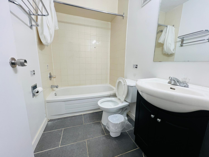 Bathroom 5, Midtown Inn, Division No. 11