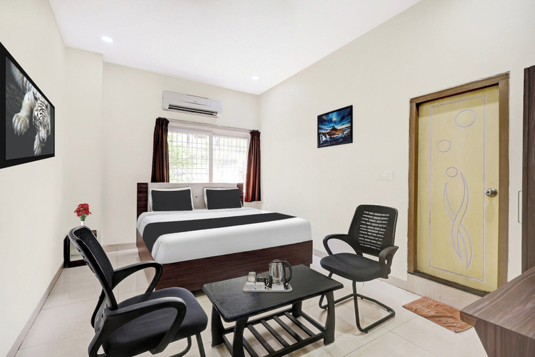 Room 4, OYO Collection O Dabagardens Near RK, Visakhapatnam
