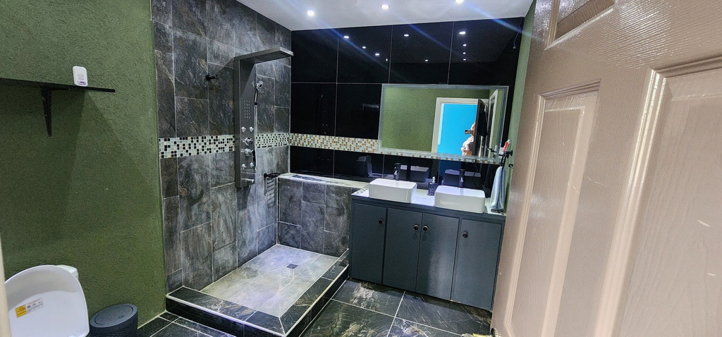 Bathroom, Vive mol, Saint Francois