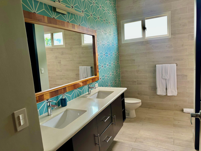 Bathroom 5, Bliss Resort, Tola