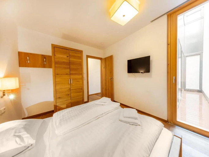 Room 3, Modern Neukirchen Apartment for 8, Zell am See