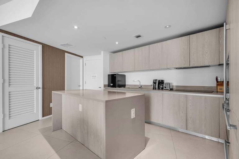 Others 3, Oceanview Highrise - Amenities, Broward