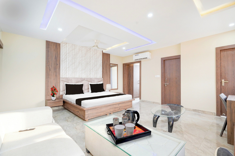 Room 5, Collection O Ranipur - Dhaney Crossway, Sultanpur