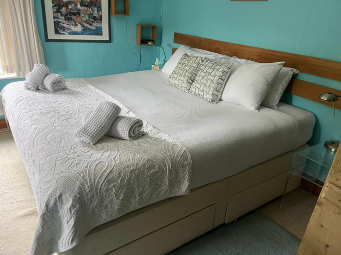 Bedroom 2, The White House, Essex