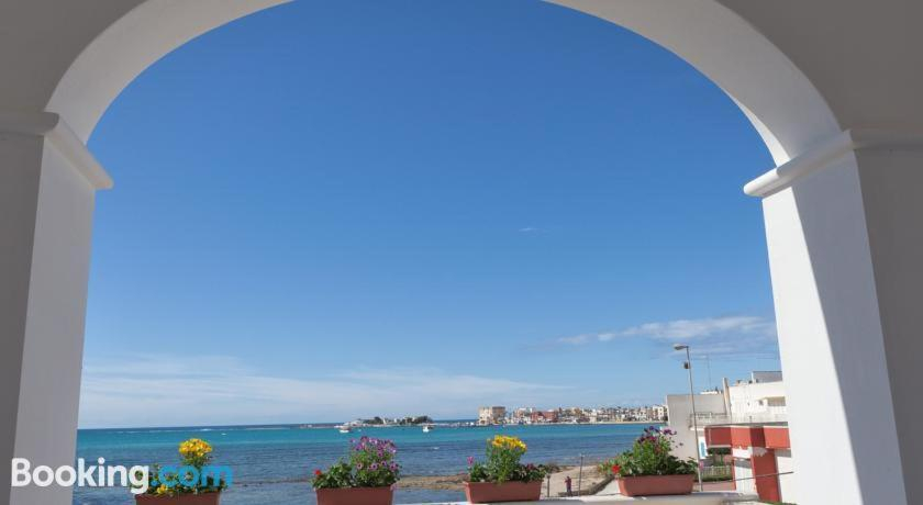 Others 5, B&b sul mare, Lecce