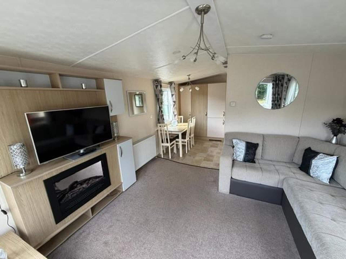 Living area 5, Chalet Sleeps 5, Patio, Pets, Pool, Peaceful Place, East Lothian