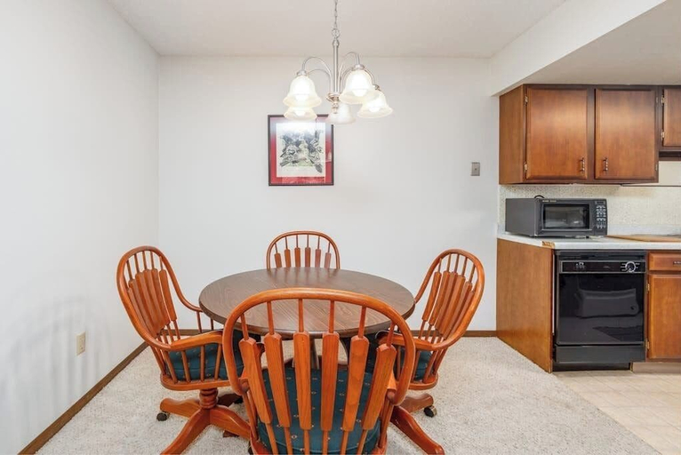 Interior 2, Downtown Girdwood Condo Close to Everything, Anchorage