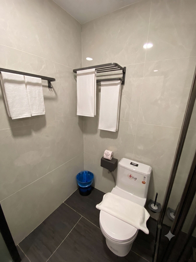Bathroom 4, Hotel A&M, Madrid