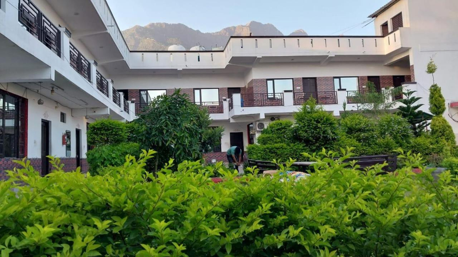 2, Hotel Royal Resort, Reasi