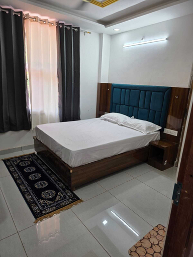 Room 2, The Vintage Barn, Bilaspur