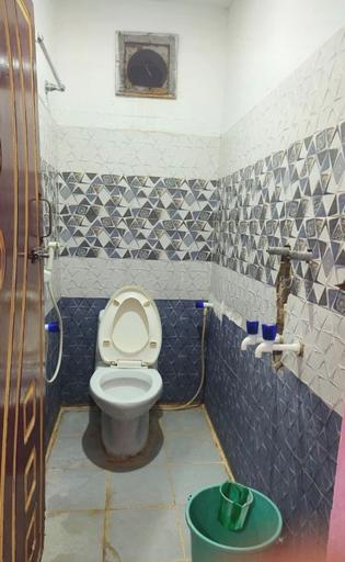 Bathroom 5, Sri Balaji Hotel, Krishna