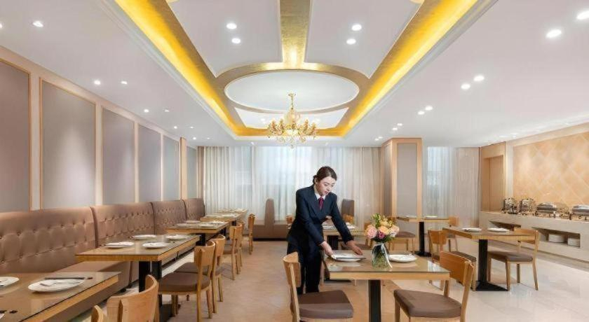 Food & Drinks 4, Vienna Hotel Beijing Changping Metro Station, Beijing