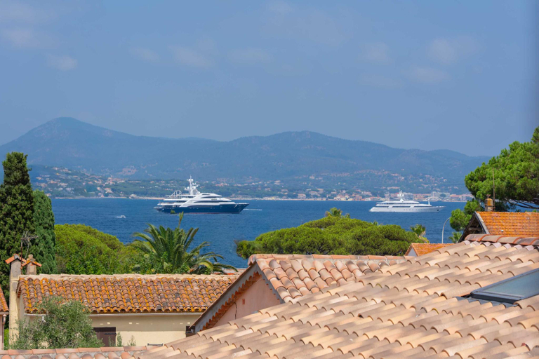 2, A/C Apartment 2BR/6P sea view- St-Tropez, Var